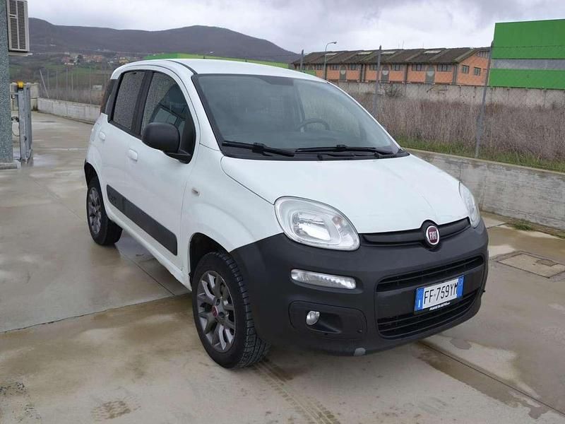 Usata Fiat Panda 4x4 S 80 CV (58 kW) 2016 Bianco Utilitaria