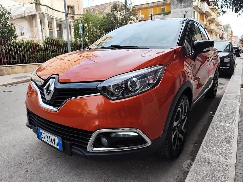 Usata Renault Captur 90 CV (66 kW) 2014 Arancione SUV