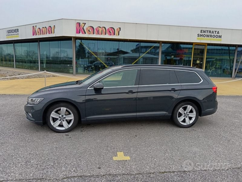 Usata VW Passat 150 CV (110 kW) 2021 Grigio Station wagon