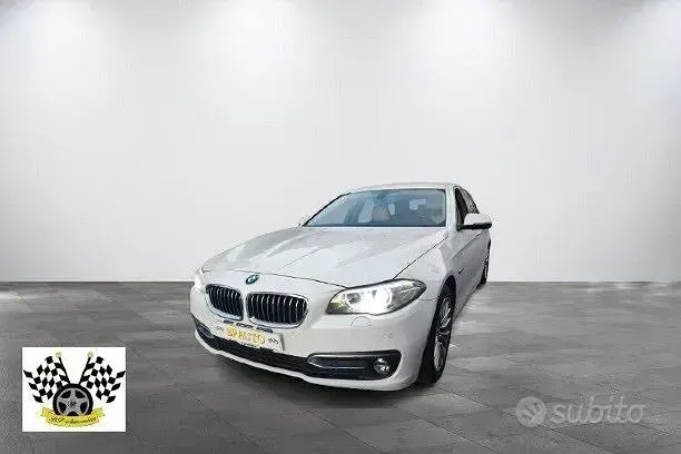Usata BMW 520 Luxury Line 190 CV (139 kW) 2015 Bianco Station wagon