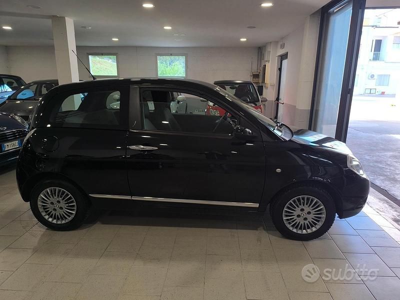 Usata Lancia Ypsilon 60 CV (44 kW) 2009 Nero Utilitaria
