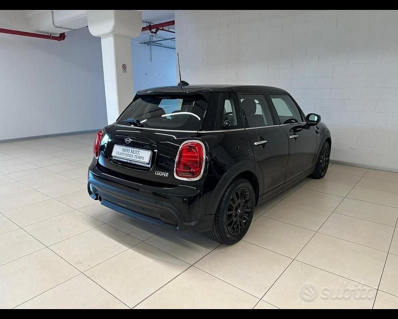 Usata Mini Cooper Classic 136 CV (100 kW) 2022 Nero Utilitaria