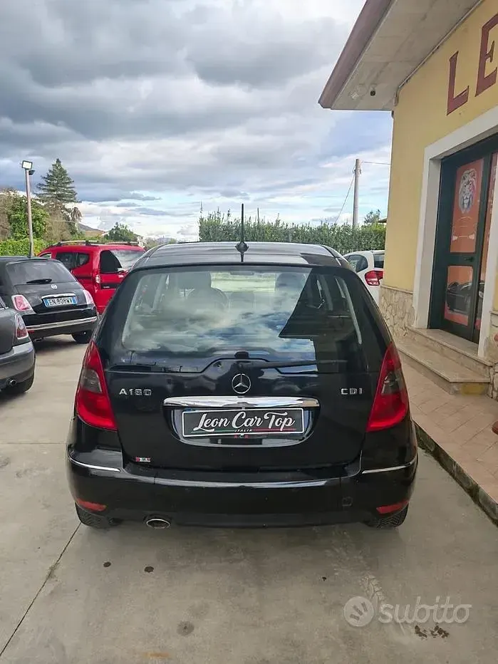 Usata Mercedes A180 Avantgarde 109 CV (80 kW) 2010 Nero Berlina