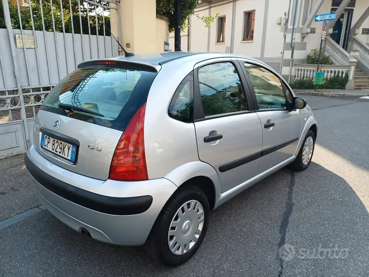 Usata Citroën C3 60 CV (44 kW) 2004 Grigio Berlina