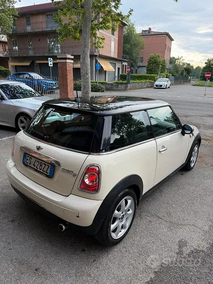 Usata Mini Cooper Coupé 143 CV (105 kW) 2013 Beige Coupé