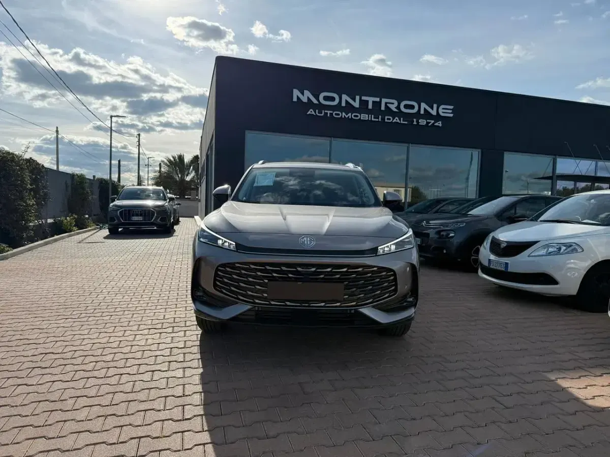 Nuova MG HS Luxury 142 CV (104 kW) 2026 Grigio SUV
