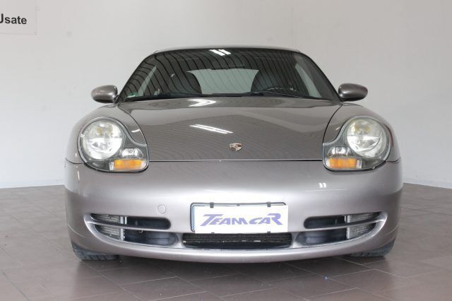 Usata Porsche 911 Carrera 300 CV (220 kW) 2001 Grigio Coupé