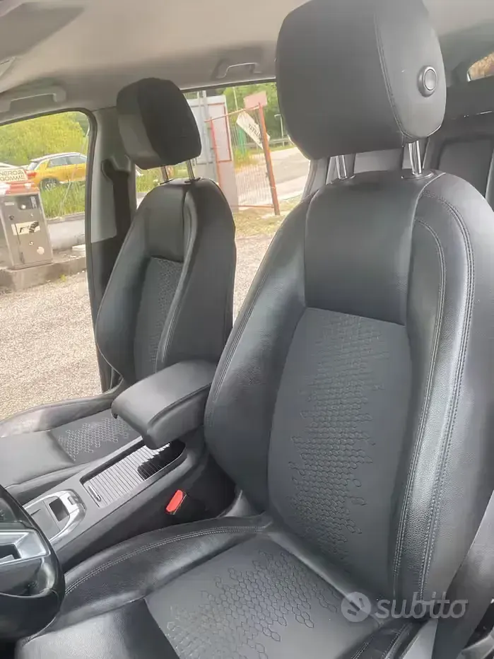Usata Land Rover Discovery Sport 150 CV (110 kW) 2016 Grigio SUV