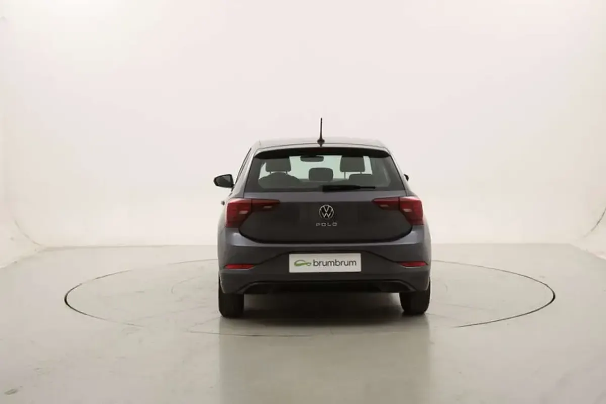 Usata VW Polo Life 95 CV (69 kW) 2022 Grigio Utilitaria