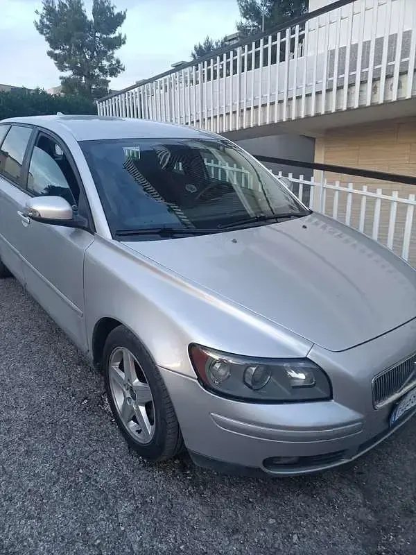 Usata Volvo V50 Momentum 109 CV (80 kW) 2007 Grigio Station wagon