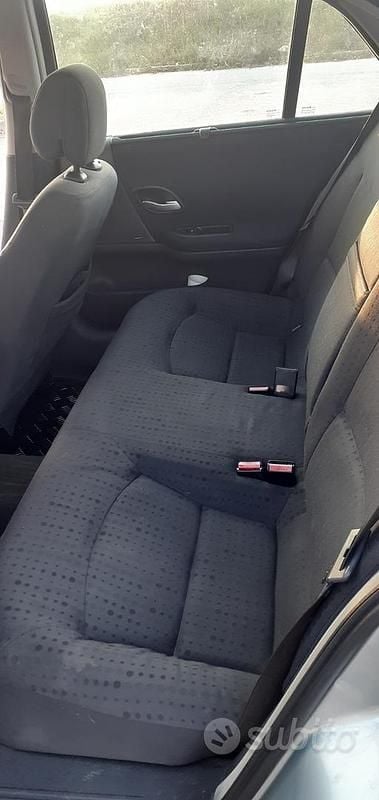 Usata Renault Laguna II 120 CV (88 kW) 2005 Grigio Berlina