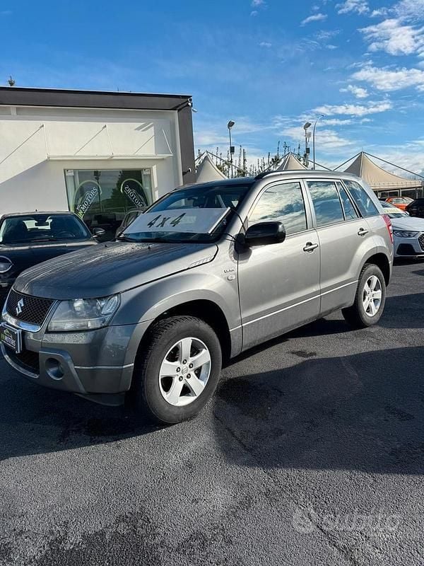 Usata Suzuki Grand Vitara 129 CV (94 kW) 2007 Grigio SUV
