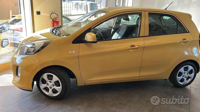 Usata Kia Picanto City 66 CV (48 kW) 2017 Giallo Utilitaria