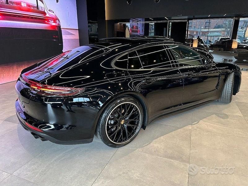Usata Porsche Panamera 330 CV (242 kW) 2018 Nero metallizzato Berlina