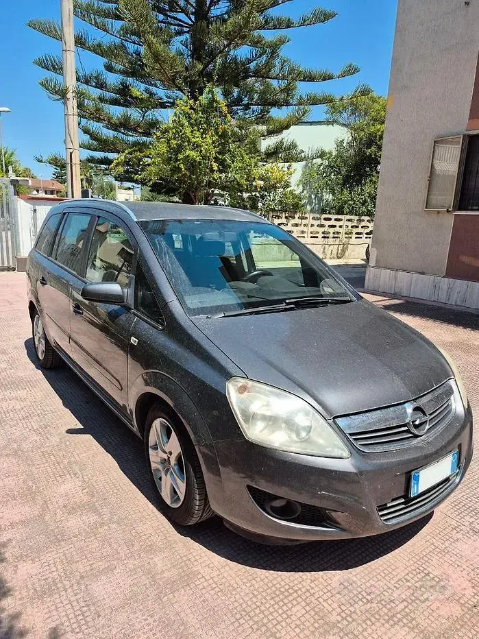 Usata Opel Zafira Enjoy 110 CV (80 kW) 2010 Nero Monovolume
