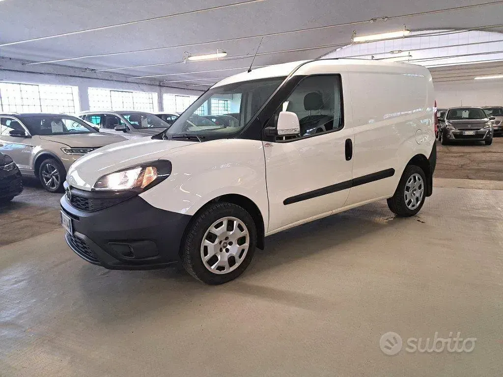 Usata Fiat Doblò 105 CV (77 kW) 2019 Bianco Monovolume