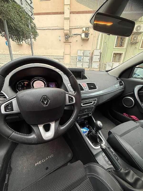 Usata Renault Mégane III LIMITED 102 CV (75 kW) 2011 Station wagon