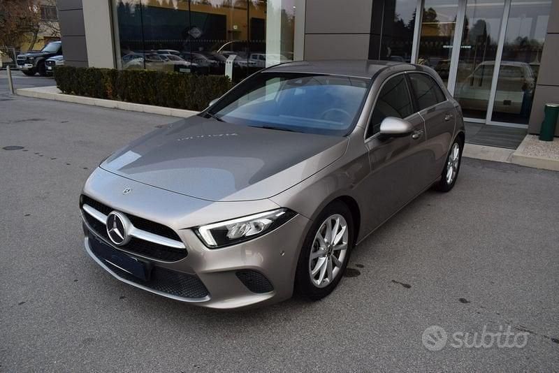 Usata Mercedes A200 Premium 163 CV (119 kW) 2021 Grigio Berlina