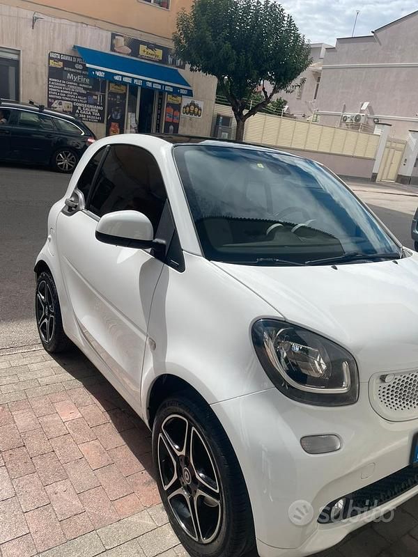Usata Smart ForFour Passion 2016 Bianco Utilitaria