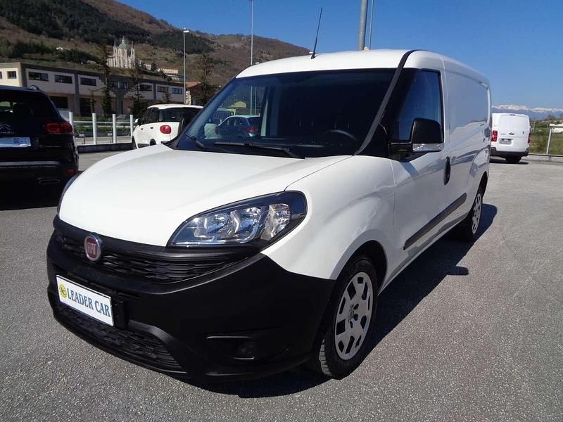 Usata Fiat Doblò 105 CV (77 kW) 2021 Bianco Monovolume