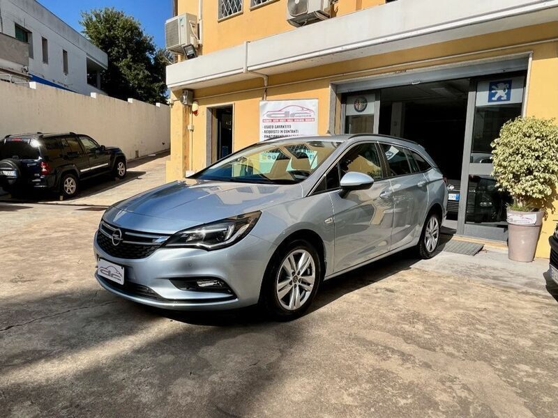 Usata Opel Astra Business 110 CV (80 kW) 2017 Azzurro Station wagon