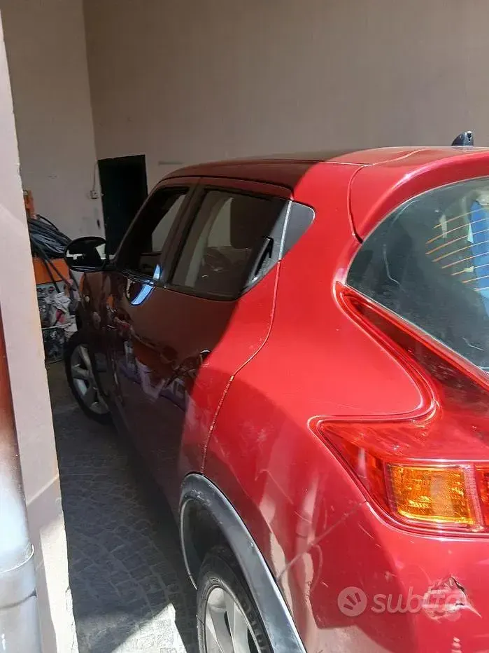 Usata Nissan Juke 110 CV (80 kW) 2011 Rosso SUV