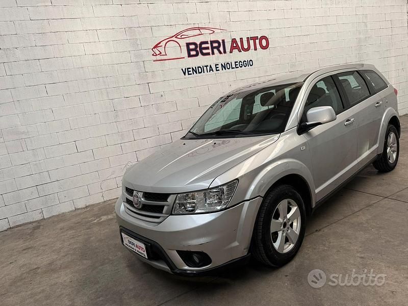 Usata Fiat Freemont 140 CV (102 kW) 2012 Grigio SUV