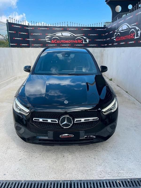 Usata Mercedes GLA200 150 CV (110 kW) 2020 Nero SUV