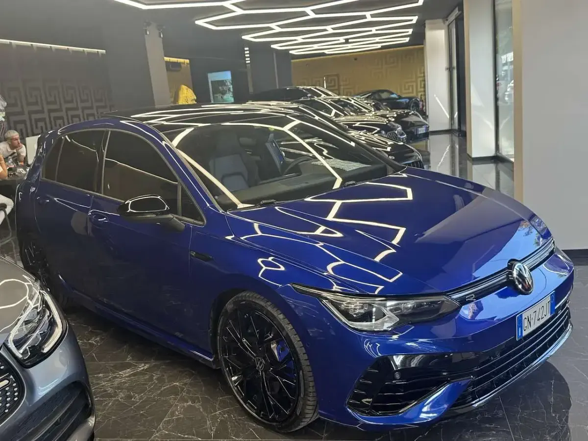 Usata VW Golf VIII R 320 CV (235 kW) 2022 Blu/azzurro Berlina
