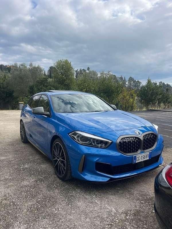 Usata BMW M135 Comfort Edition 306 CV (225 kW) 2021 Blu/azzurro Utilitaria
