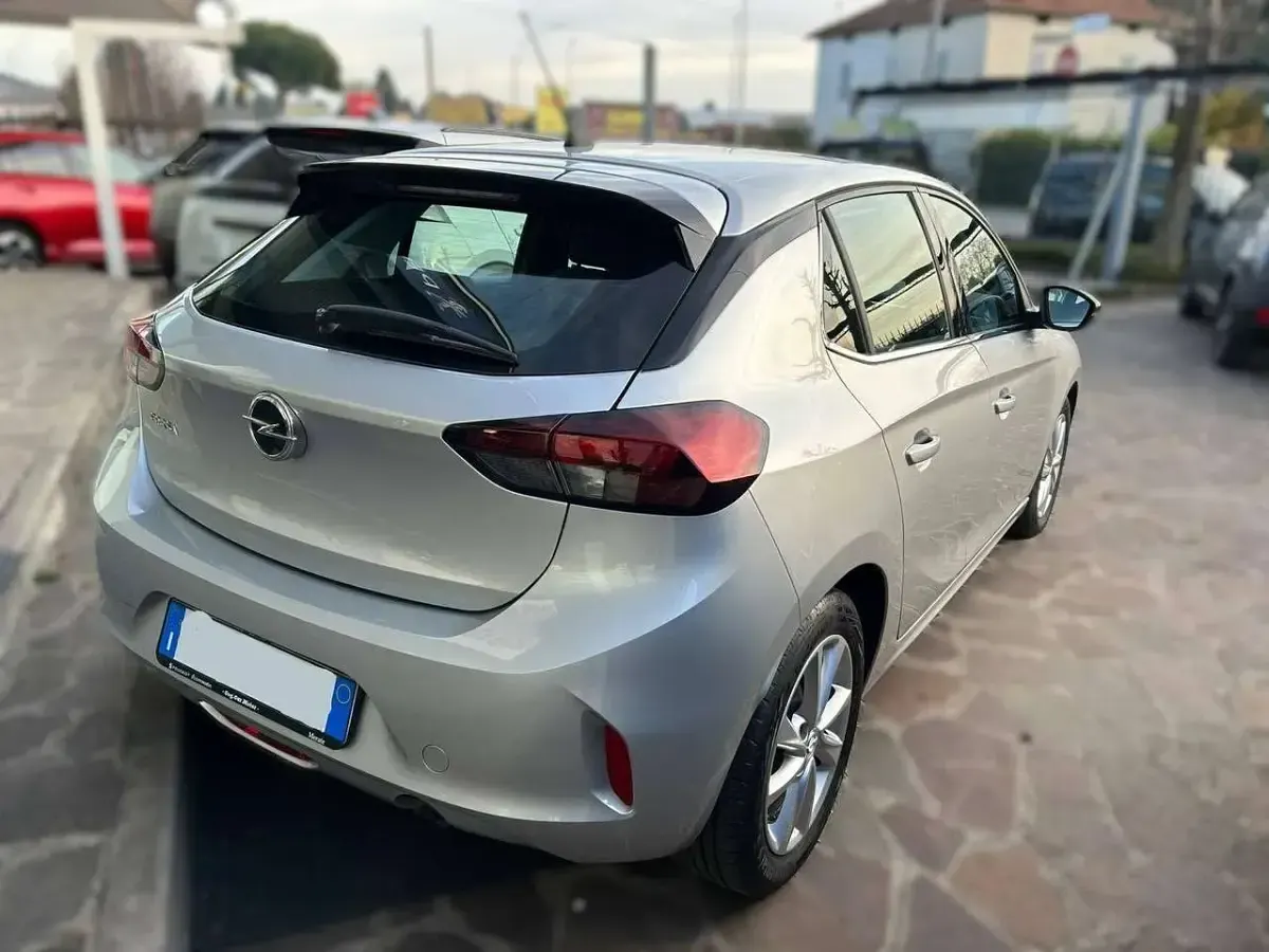Usata Opel Corsa Elegance 75 CV (55 kW) 2023 Argento Utilitaria