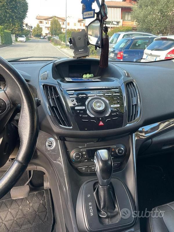 Usata Ford Kuga 140 CV (102 kW) 2013 Nero SUV