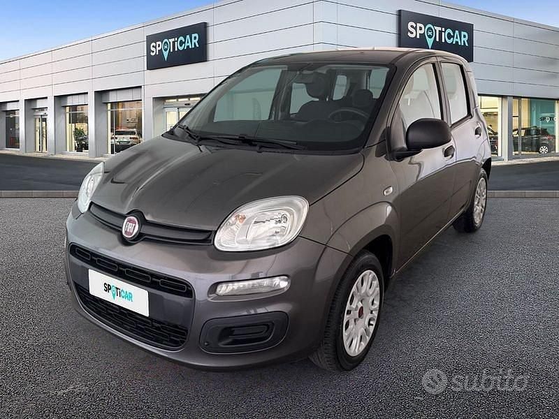 Grigio Usata 2019 Fiat Panda Easy Due volumi | 9500 € (Buon prezzo) - Immagine 1/4