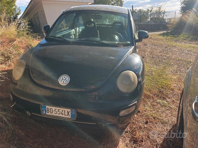 Usata VW New Beetle 90 CV (66 kW) 2000 Nero Utilitaria