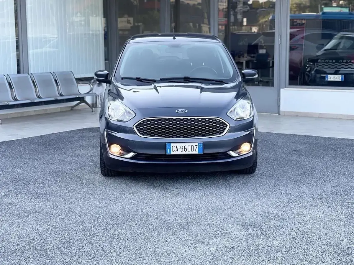 Usata Ford Ka 86 CV (63 kW) 2019 Grigio Berlina