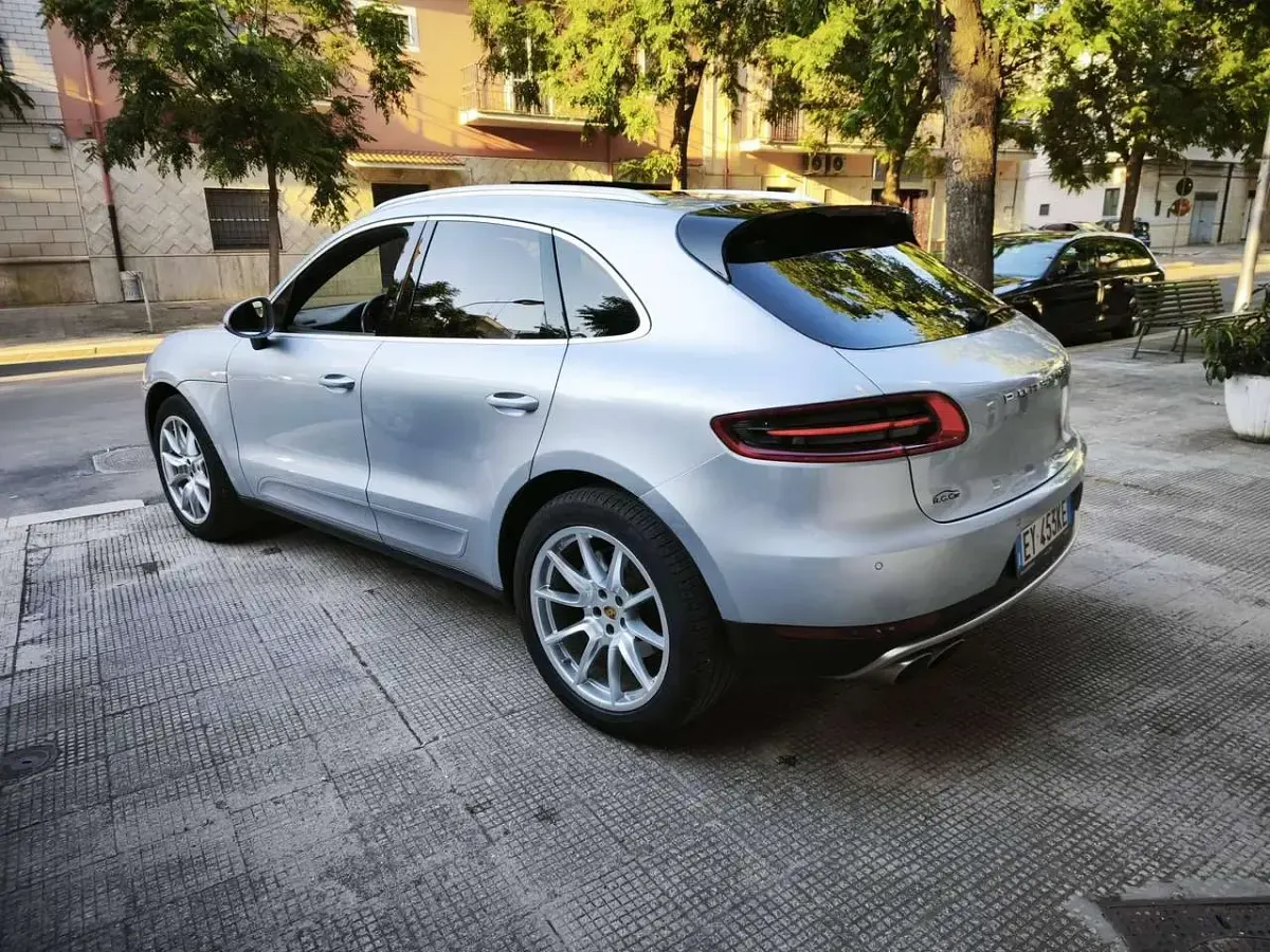 Usata Porsche Macan 250 CV (183 kW) 2015 Argento SUV