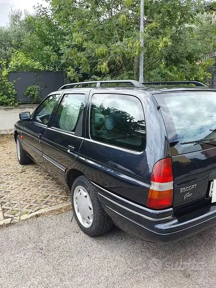 Usata Ford Escort 88 CV (64 kW) 1993 Bluazzurro Station wagon