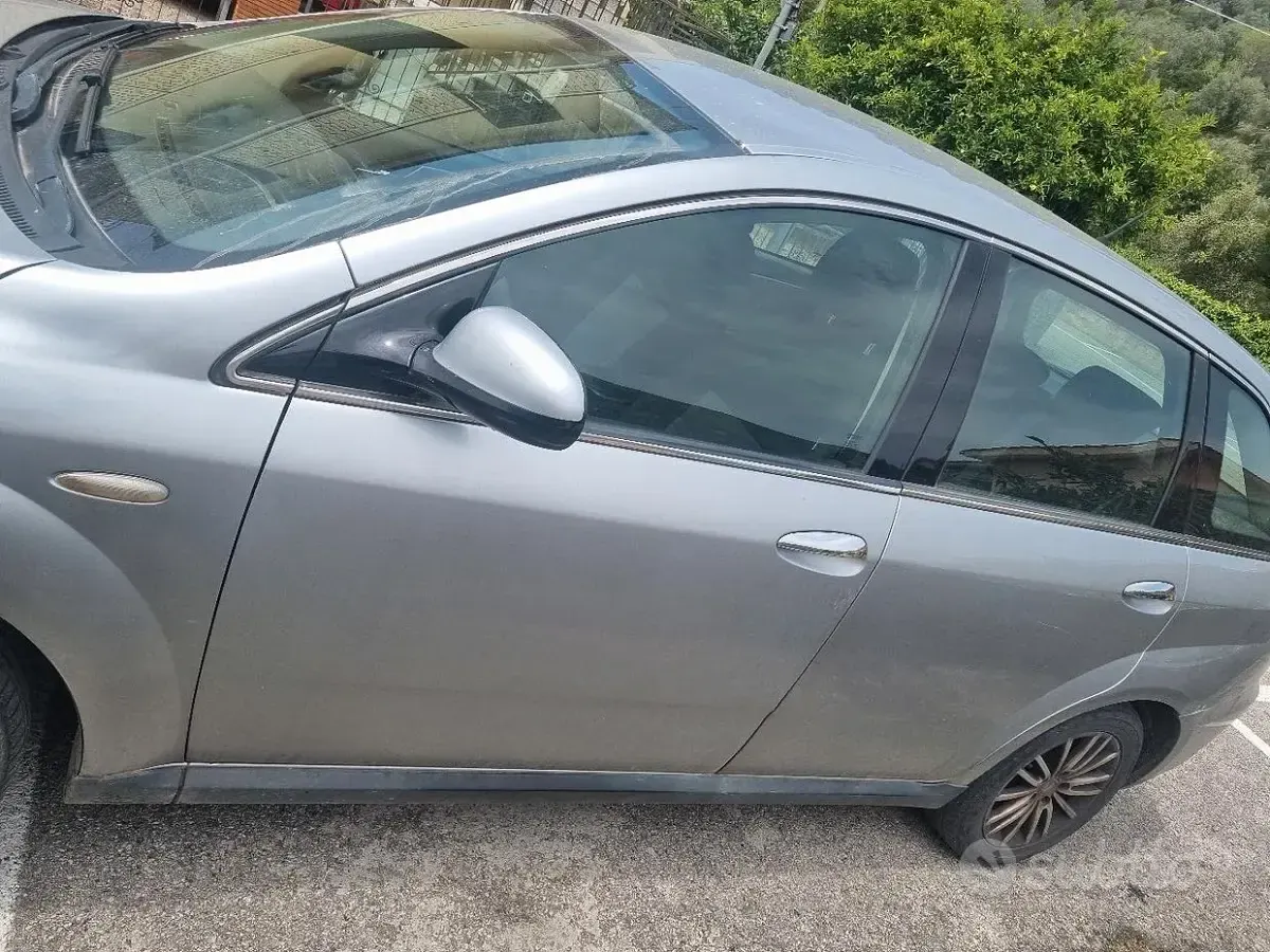 Usata Fiat Croma 150 CV (110 kW) 2008 Grigio Station wagon