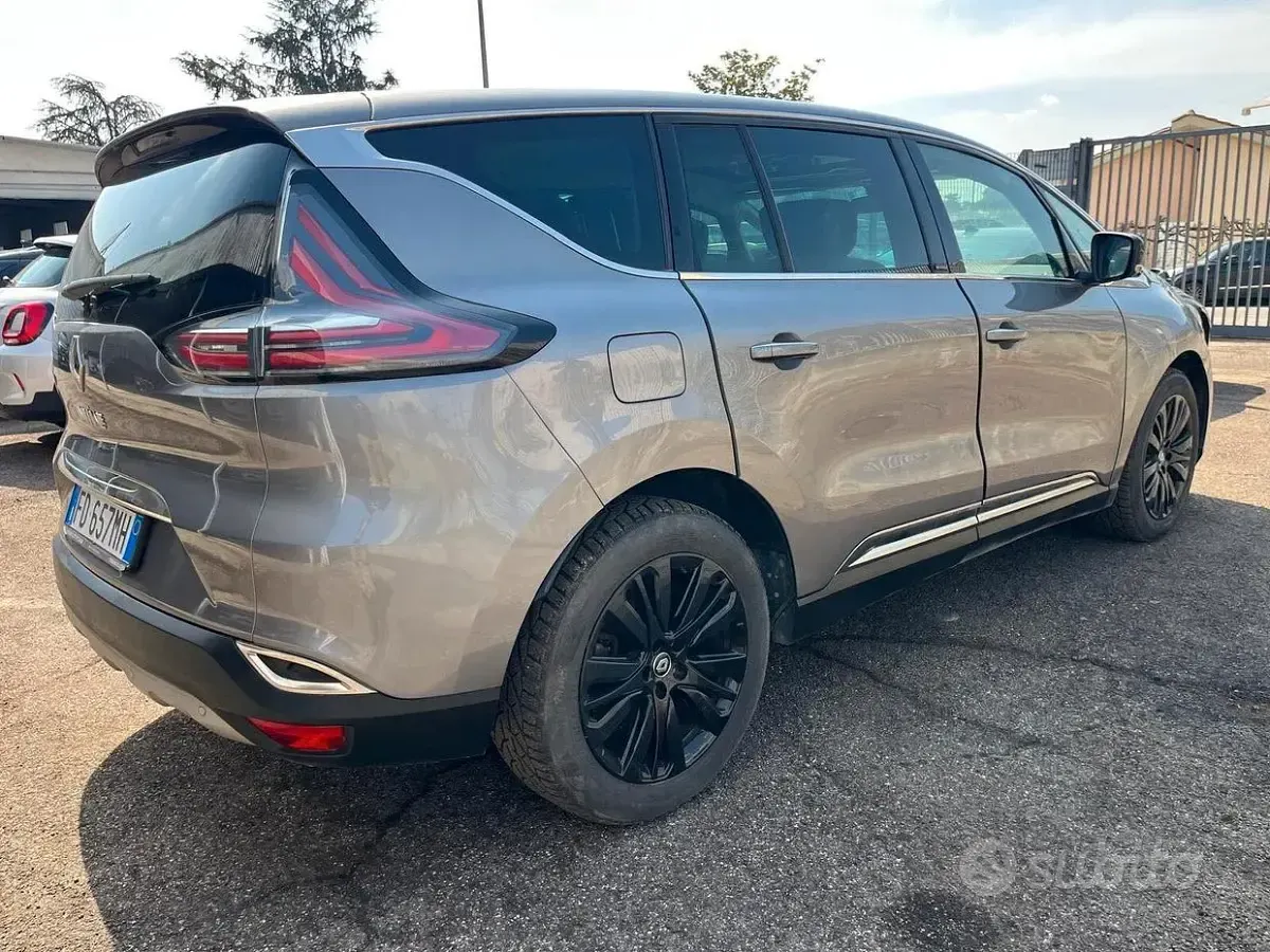 Usata Renault Espace Initiale Paris 160 CV (117 kW) 2016 Grigio Monovolume