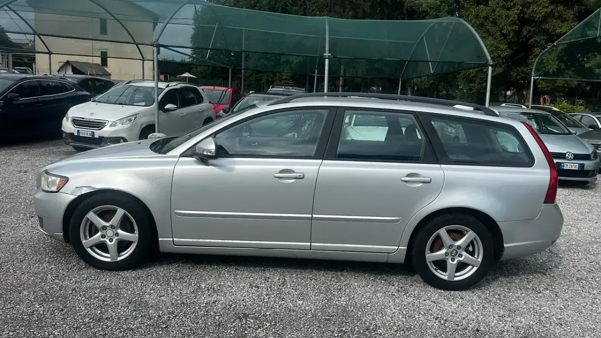 Usata Volvo V50 115 CV (84 kW) 2011 Argento Station wagon