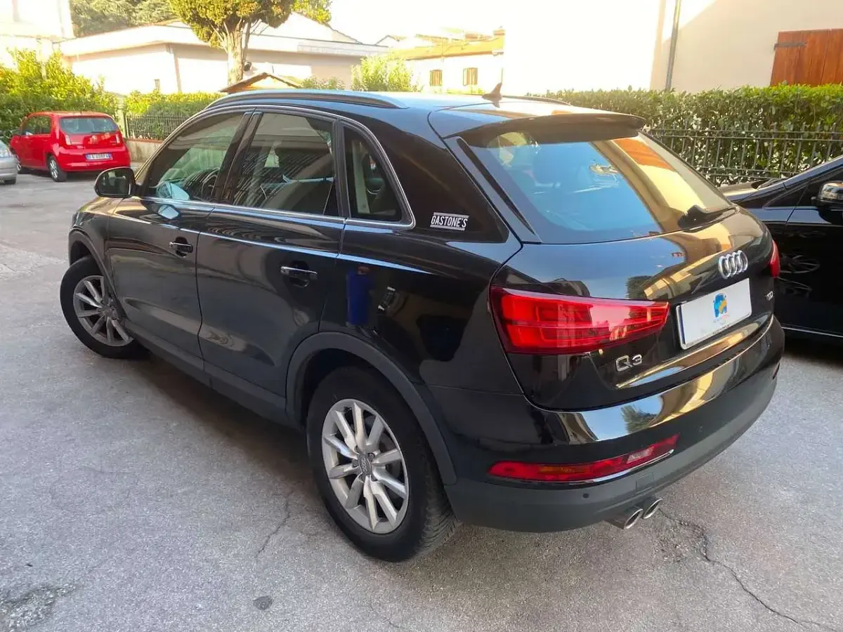 Usata Audi Q3 Business 120 CV (88 kW) 2015 Nero SUV