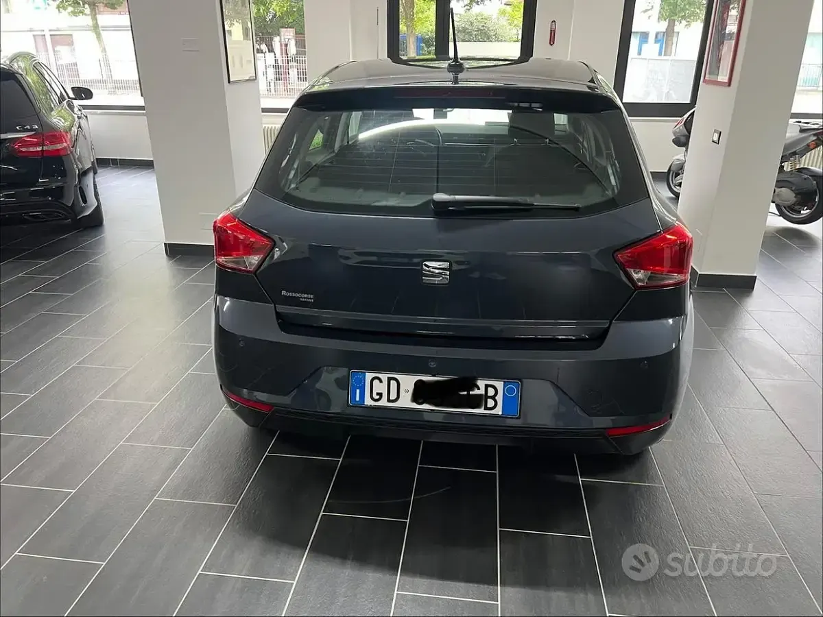 Usata Seat Ibiza 90 CV (66 kW) 2020 Grigio Utilitaria