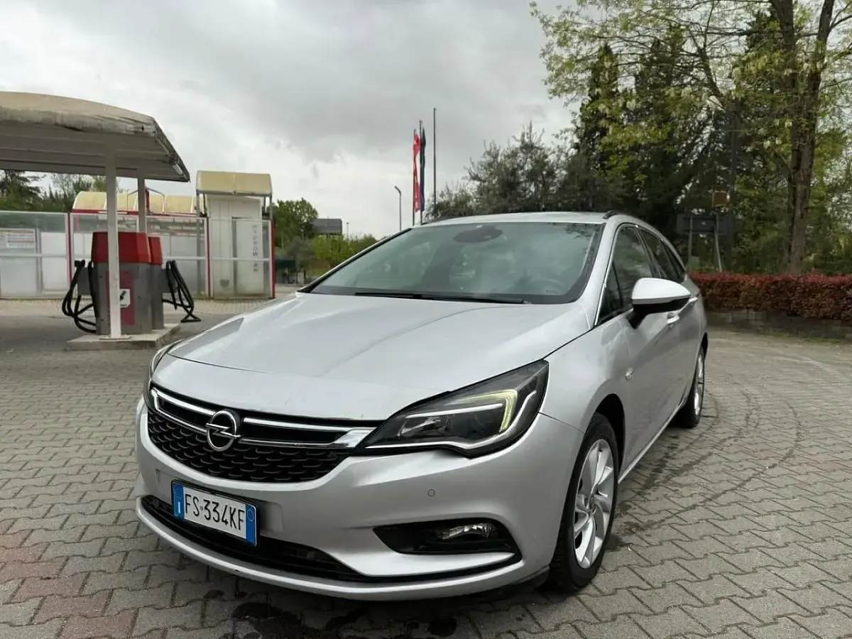 Usata Opel Astra 136 CV (100 kW) 2018 Grigio Station wagon