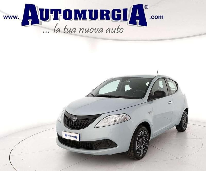Usata Lancia Ypsilon Silver 69 CV (50 kW) 2024 Verde Utilitaria