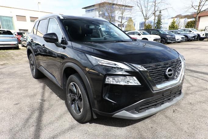 Neu Nissan X-Trail Acenta 163 PS (119 kW) 2026 Schwarz SUV