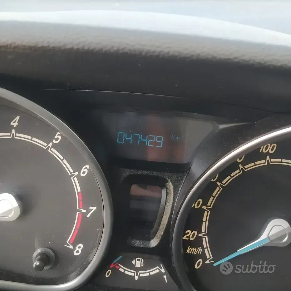 Usata Ford B-MAX Titanium 100 CV (73 kW) 2014 Grigio Monovolume