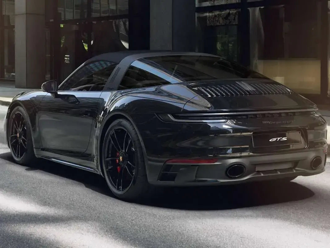 Usata Porsche 992 480 CV (353 kW) 2024 Nero Cabrio