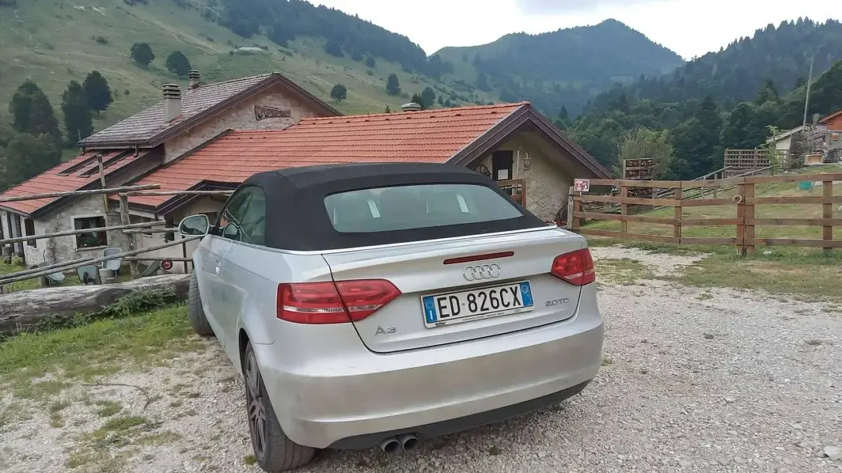 Usata Audi A3 Cabriolet Exclusive 140 CV (102 kW) 2010 Argento Cabrio