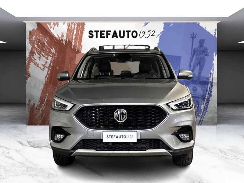 Usata MG ZS Luxury 111 CV (81 kW) 2024 Argento SUV