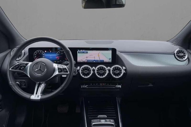 Usata Mercedes B200 Advanced Plus 163 CV (119 kW) 2024 Argento Utilitaria